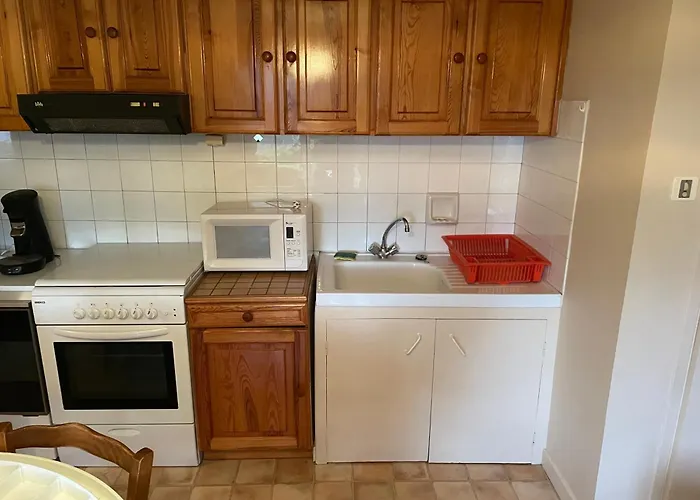 Vue Sur Viaduc De Апартаменты *